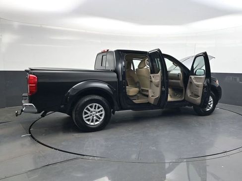 Used 2018 Nissan Frontier SV image 32