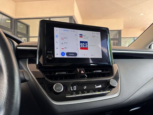 Used 2025 Toyota Corolla LE FWD image 17