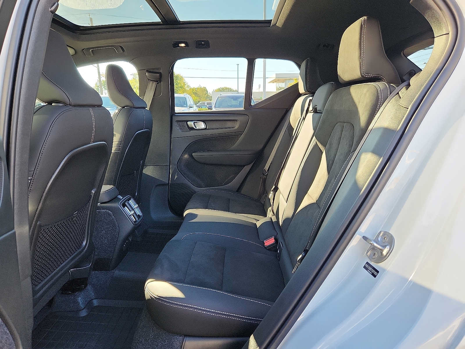 Used 2026 Volvo XC40 B5 Ultra w/ Protection Package Premier AWD/4WD image 10
