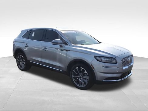 Used 2023 Lincoln Nautilus Reserve AWD/4WD image 2