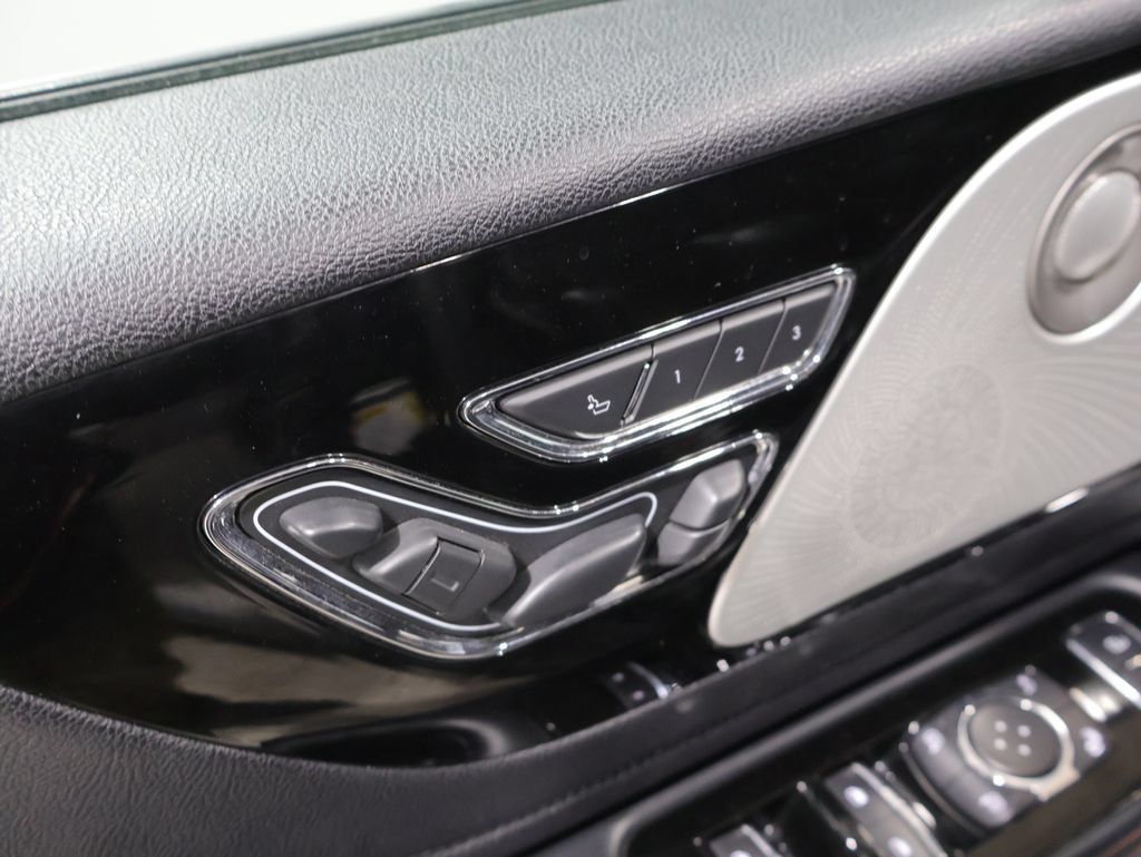 Used 2020 Lincoln Aviator Reserve w/ Equipment Group 202A AWD/4WD image 16