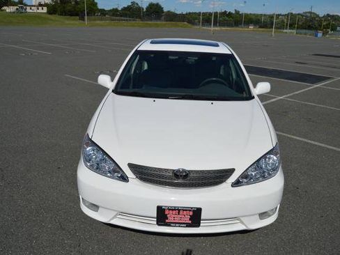 Used 2006 Toyota Camry XLE FWD image 9