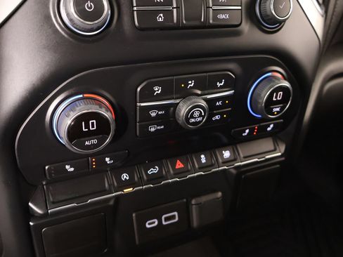 Used 2021 Chevrolet Silverado 1500 LT AWD/4WD image 7