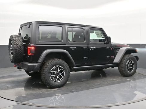 Used 2024 Jeep Wrangler Unlimited Rubicon w/ Technology Group image 4