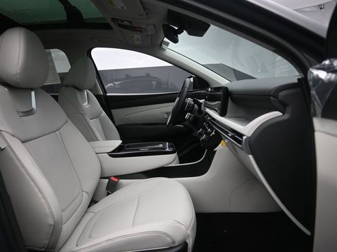 New 2025 Hyundai Tucson Limited image 33