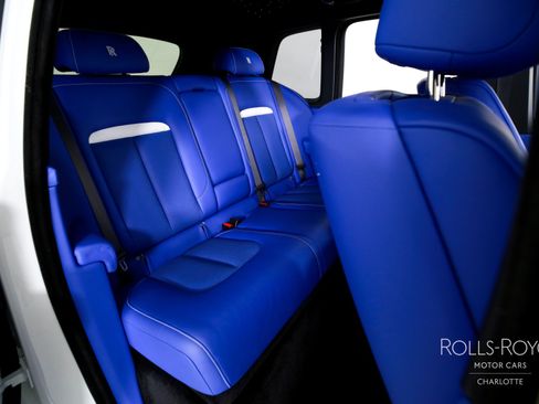 Used 2024 Rolls-Royce Cullinan AWD/4WD image 27