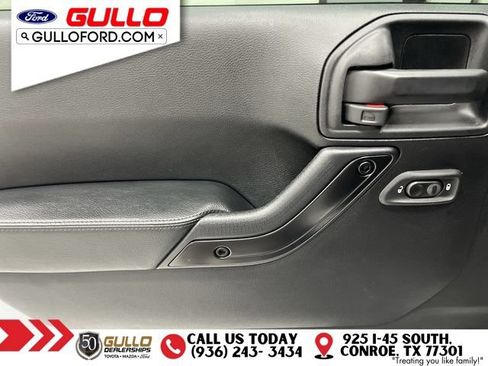Used 2017 Jeep Wrangler Unlimited Sahara AWD/4WD image 18