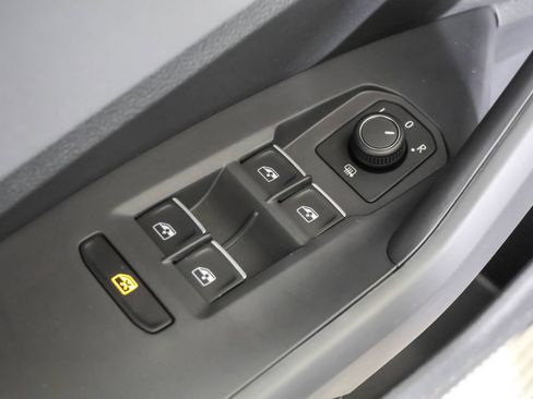 Used 2026 Volkswagen Jetta SE FWD image 31