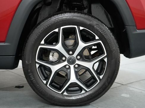 Used 2025 Jeep Compass Limited AWD/4WD image 34