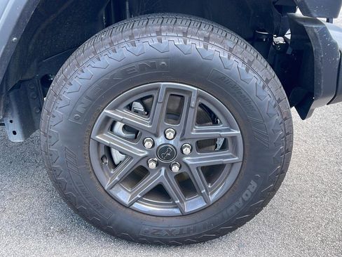 Used 2025 Jeep Wrangler Unlimited Sport AWD/4WD image 9