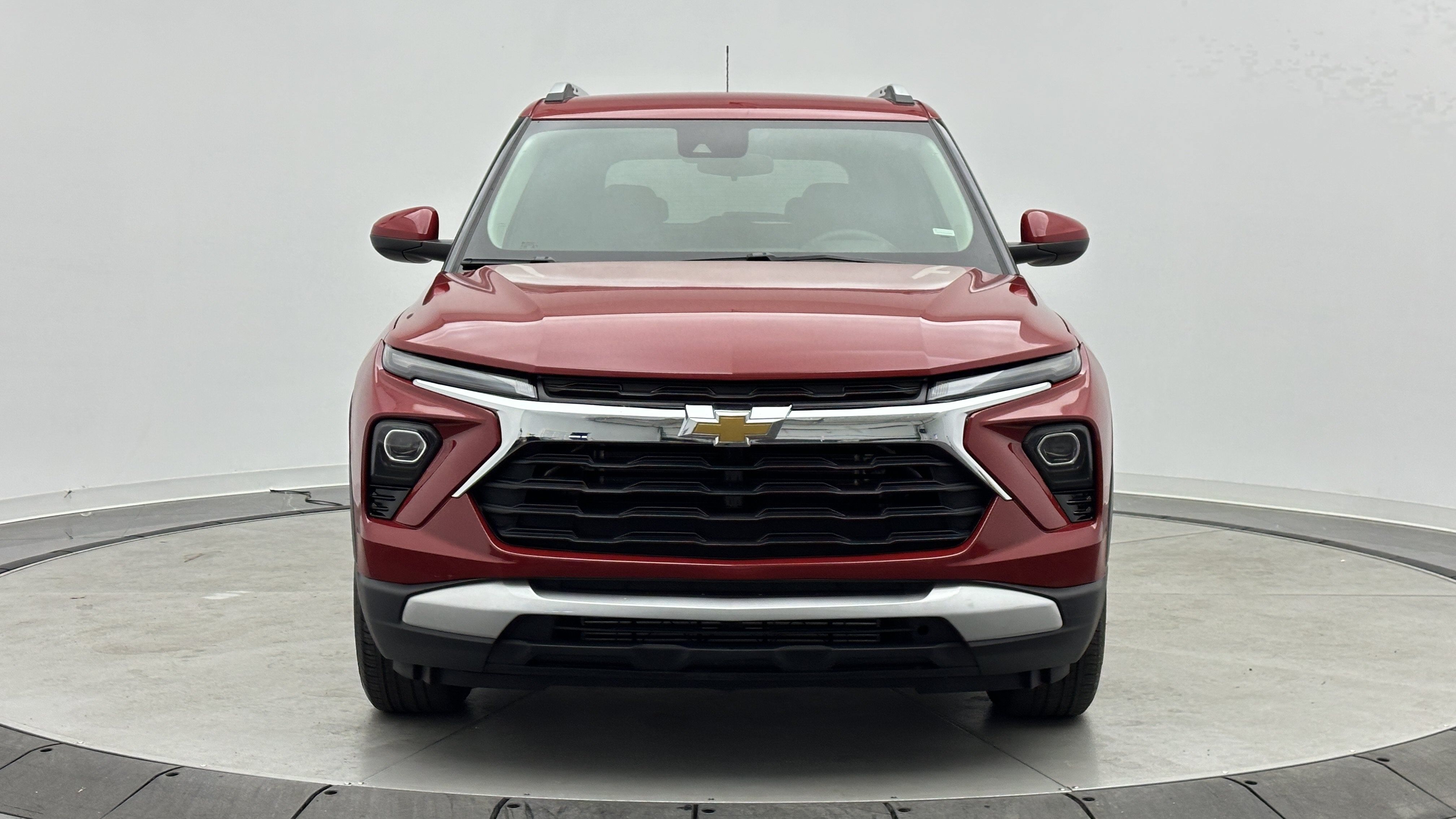 Used 2026 Chevrolet TrailBlazer LT FWD image 2