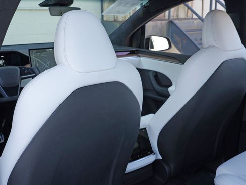 Used 2023 Tesla Model X AWD/4WD image 38