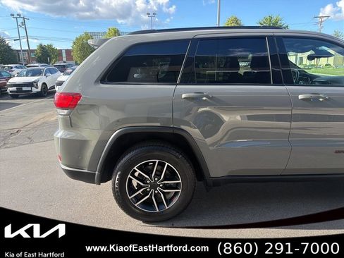 Used 2021 Jeep Grand Cherokee Trailhawk w/ Trailhawk Luxury Group AWD/4WD image 7