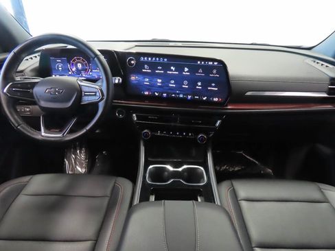 Used 2025 Chevrolet Traverse Z71 AWD/4WD image 14
