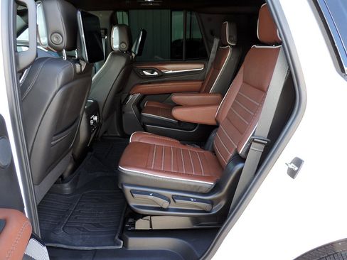 Certified 2024 GMC Yukon Denali Ultimate AWD/4WD image 10