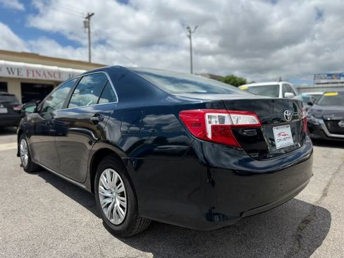 Used 2012 Toyota Camry LE FWD image 12