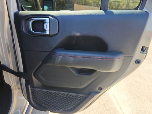 Used 2020 Jeep Gladiator Rubicon image 42