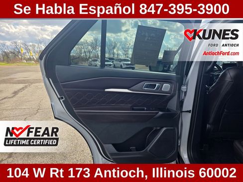 Used 2025 Ford Explorer Platinum w/ LUX Leather Package image 23