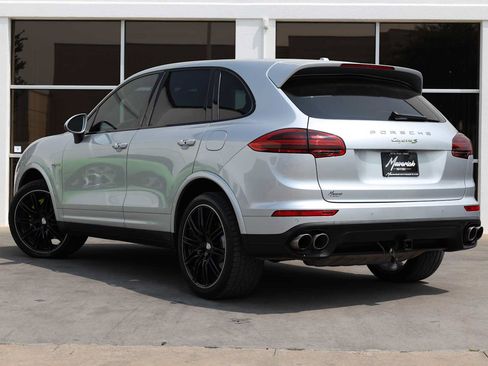 Used 2017 Porsche Cayenne S AWD/4WD image 11