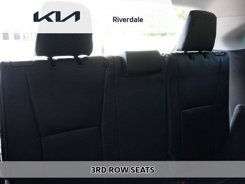 Used 2023 Toyota Highlander XLE AWD/4WD image 8