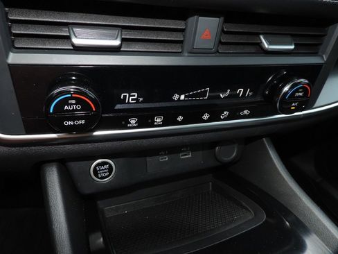 Used 2023 Nissan Rogue SV image 23