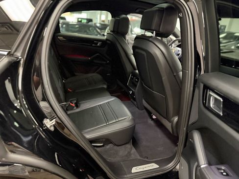 Used 2021 Porsche Cayenne S w/ Premium Package AWD/4WD image 39
