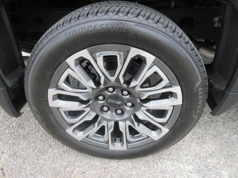 Used 2024 GMC Sierra 1500 Denali Ultimate AWD/4WD image 11