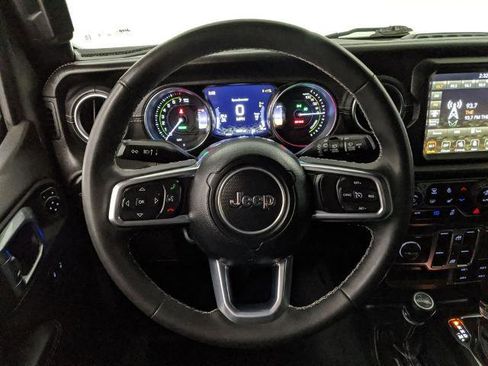 Used 2023 Jeep Wrangler Unlimited Sahara w/ Cold Weather Group image 17