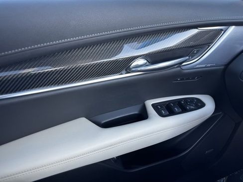 Certified 2023 Cadillac XT6 Sport w/ Technology Package image 43