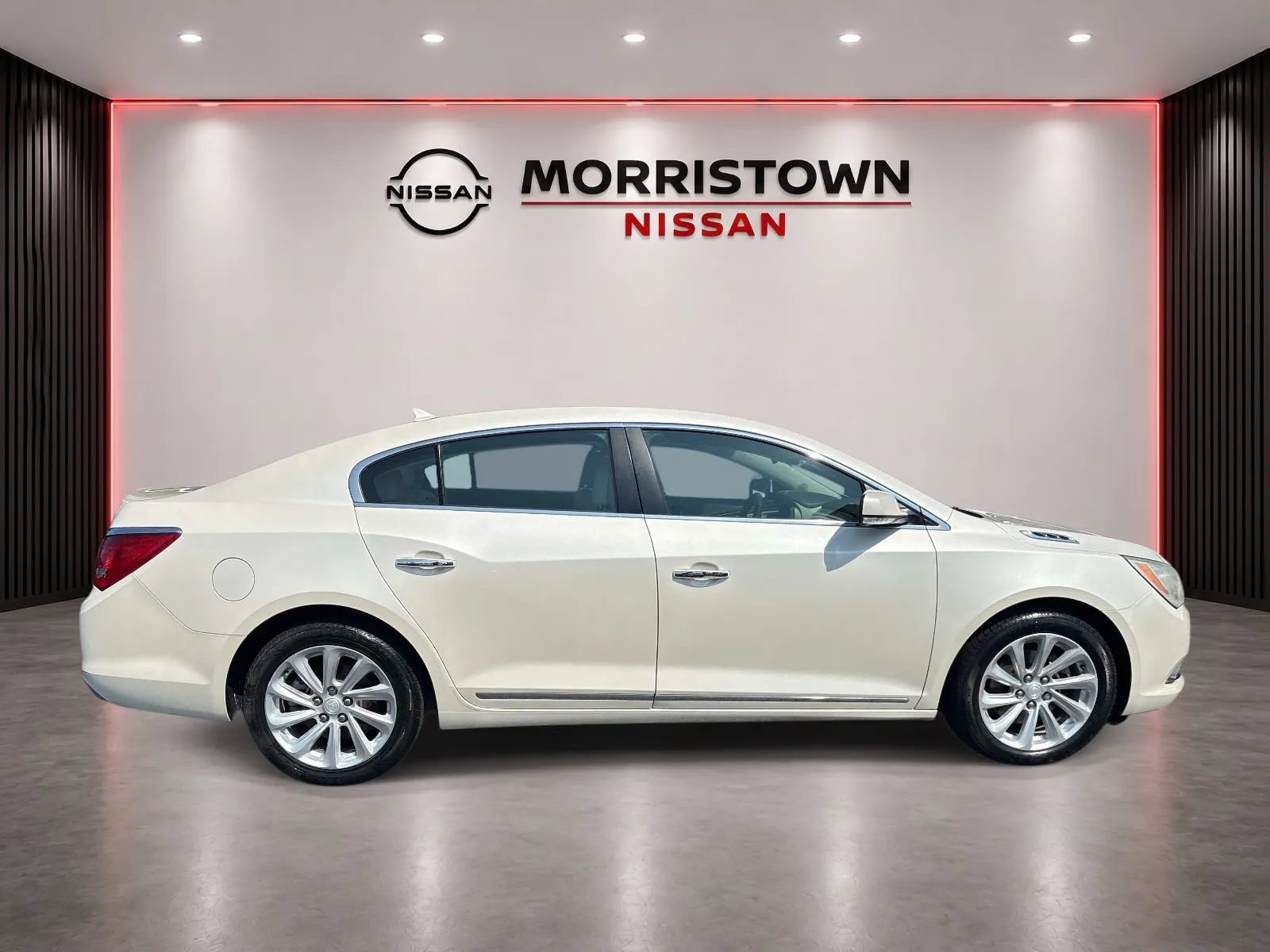 Used 2014 Buick LaCrosse Leather FWD image 2