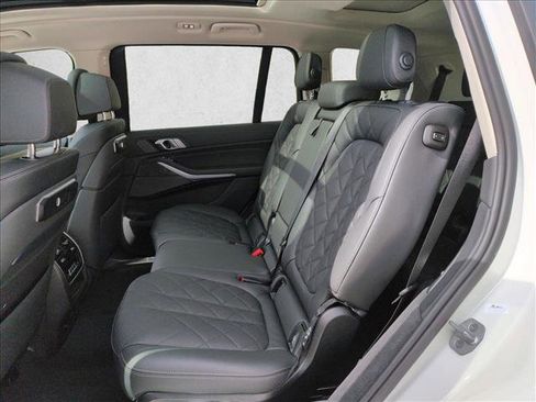Used 2025 BMW X7 xDrive40i w/ Premium Package AWD/4WD image 20