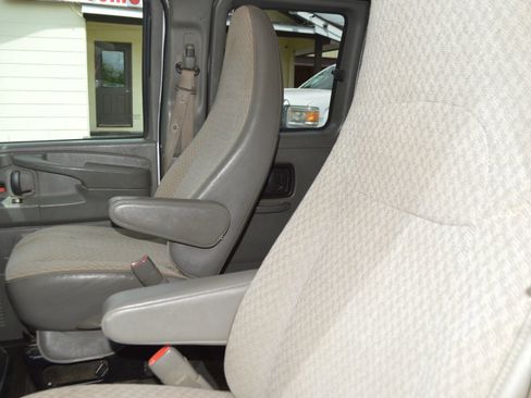 Used 2014 Chevrolet Express 2500 LS RWD image 14
