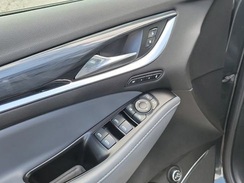 Used 2019 Buick Enclave Premium w/ Experience Buick Package FWD image 17
