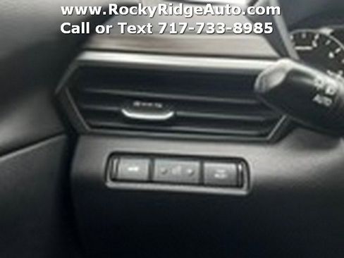 Used 2024 Nissan Altima 2.5 SV image 18