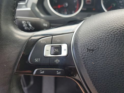 Used 2019 Volkswagen Tiguan SE w/ Panoramic Sunroof Package FWD image 20