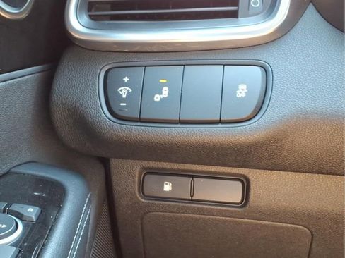 Used 2017 Kia Sorento EX image 15