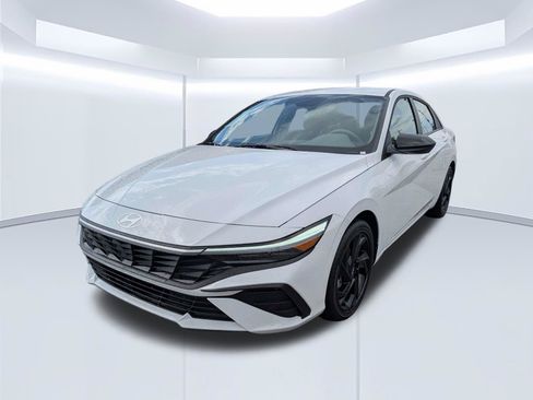 Certified 2026 Hyundai Elantra SEL FWD image 8