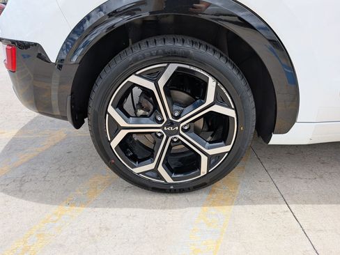 Certified 2023 Kia Niro EX Touring FWD image 12