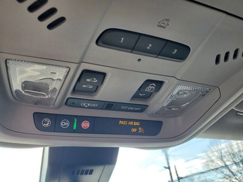 Used 2023 Chevrolet Equinox Premier FWD image 30