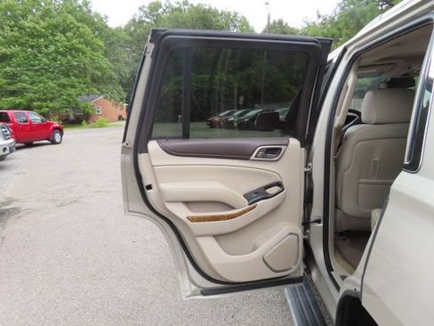 Used 2015 GMC Yukon Denali w/ Premium Package AWD/4WD image 16