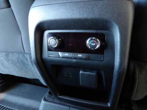 Used 2024 Chevrolet Traverse LT image 22