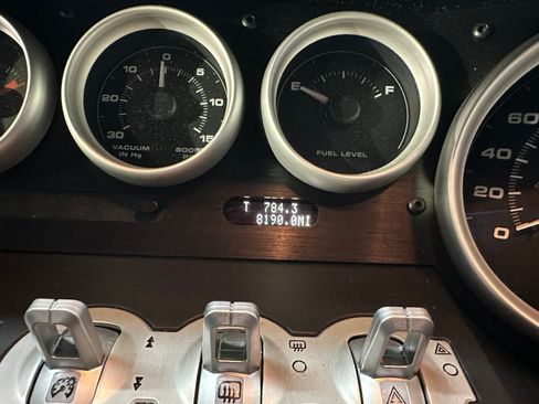 Used 2005 Ford GT RWD image 26