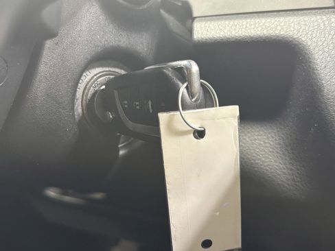 Used 2018 Toyota Camry SE image 28