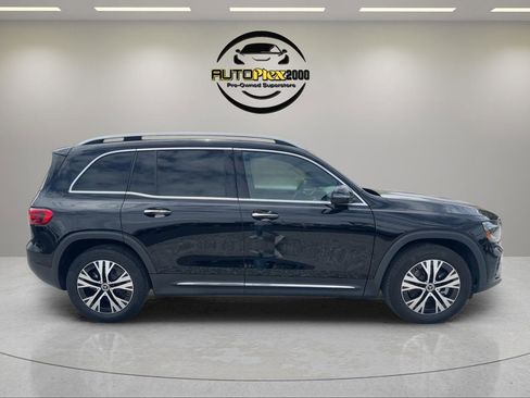 Used 2024 Mercedes-Benz GLB 250 4MATIC image 8