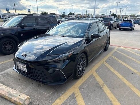 Used 2025 Toyota Camry SE w/ Multimedia Upgrade Package FWD image 3
