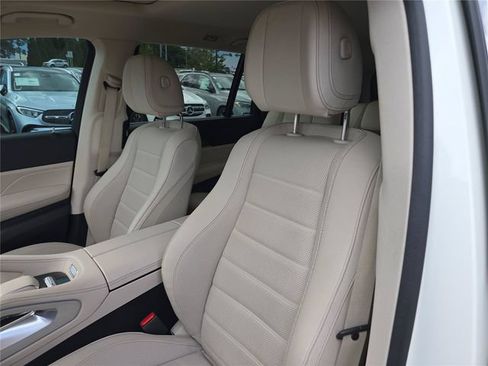 Used 2022 Mercedes-Benz GLS 580 4MATIC image 22