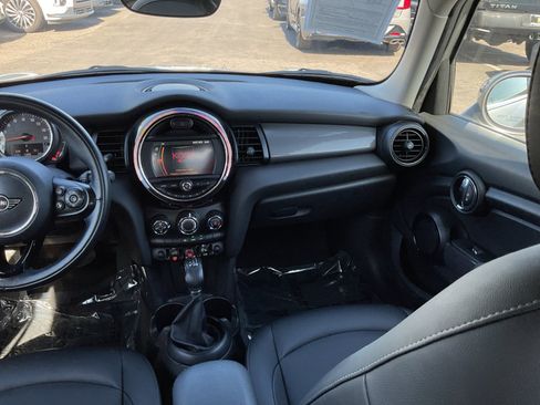 Used 2019 MINI Cooper 4-Door Hardtop w/ Storage Package FWD image 16