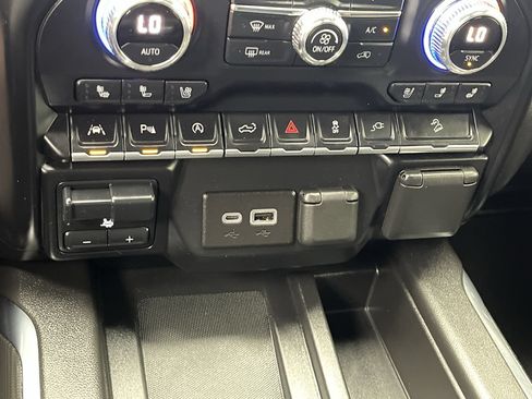 Certified 2022 GMC Sierra 1500 AT4 w/ AT4 Preferred Package AWD/4WD image 26