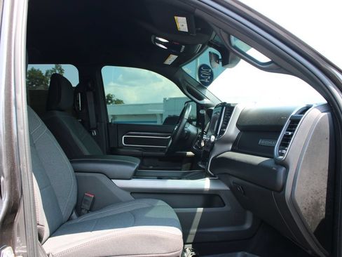 Used 2024 RAM 2500 Big Horn w/ Night Edition AWD/4WD image 31