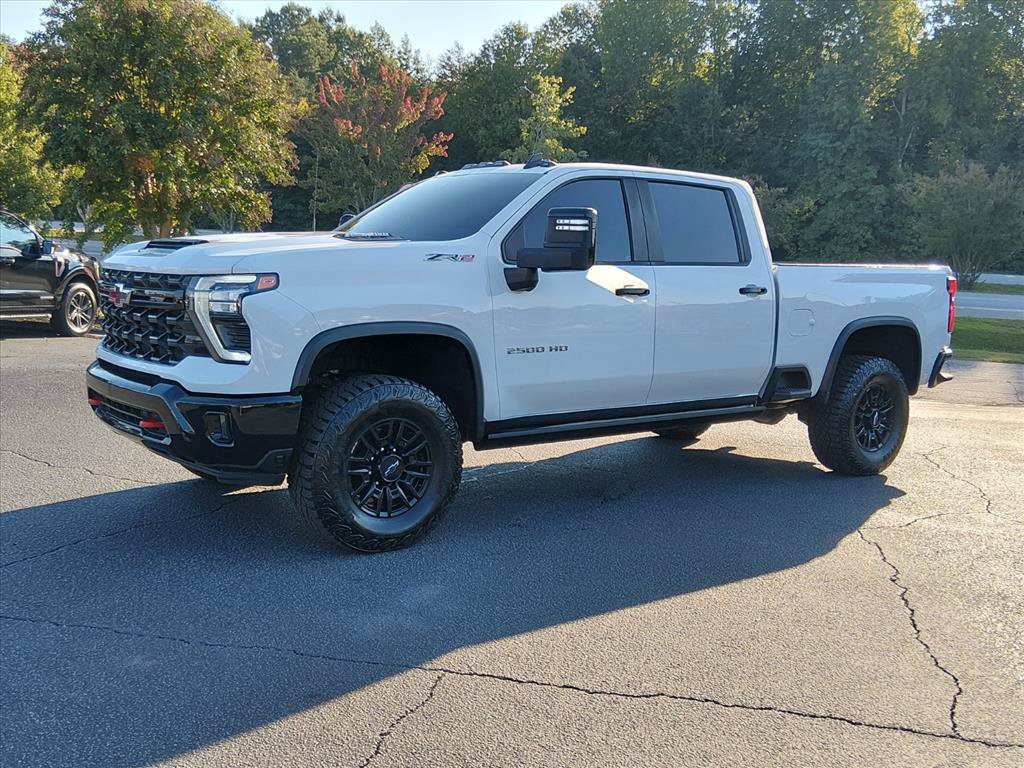Used 2024 Chevrolet Silverado 2500 ZR2 w/ Technology Package AWD/4WD image 8